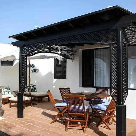 Dom wakacyjny Casa Rosas By Buenavilla Puerto del Carmen (Lanzarote)